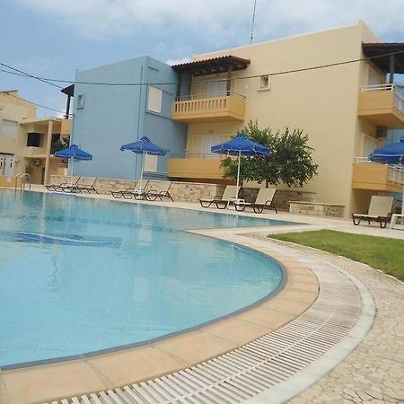 Irini Stalos Apartments Екстер'єр фото