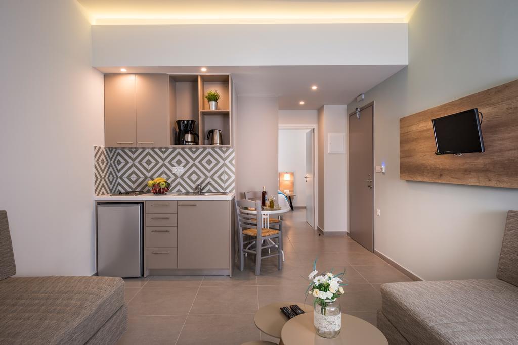 Irini Stalos Apartments Екстер'єр фото
