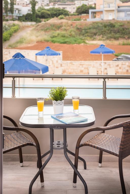 Irini Stalos Apartments Екстер'єр фото