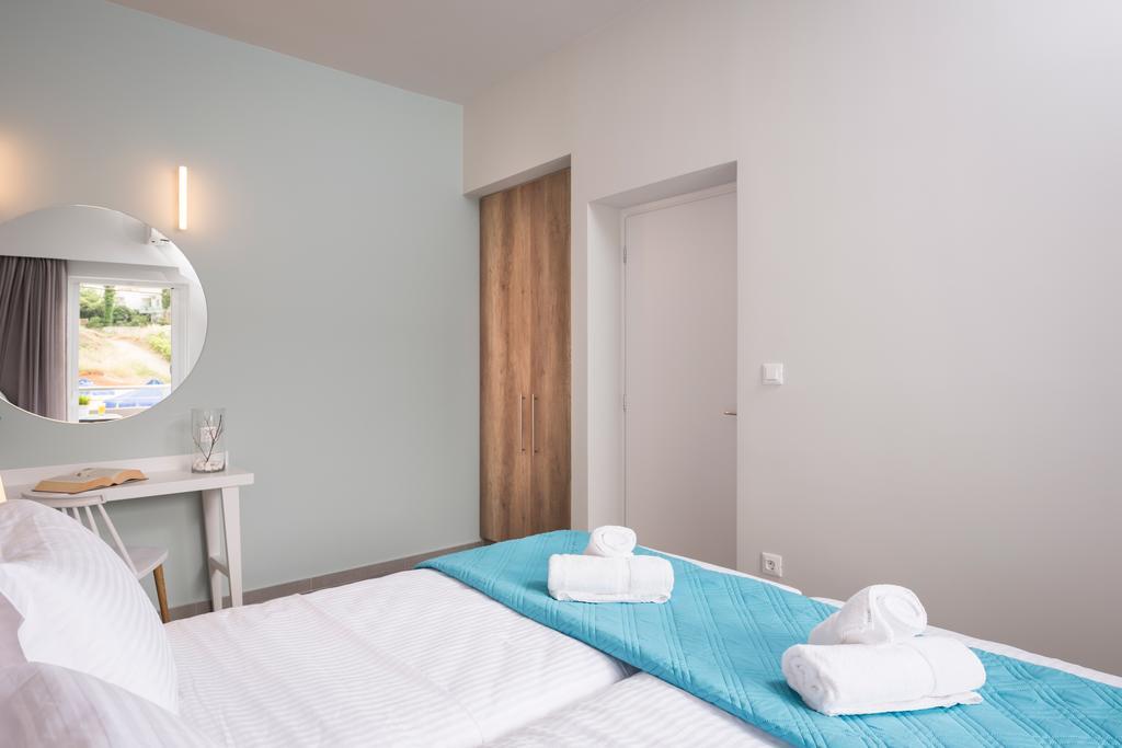 Irini Stalos Apartments Екстер'єр фото