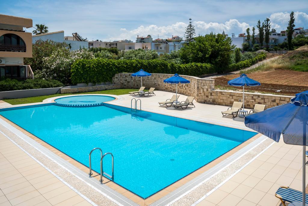 Irini Stalos Apartments Екстер'єр фото
