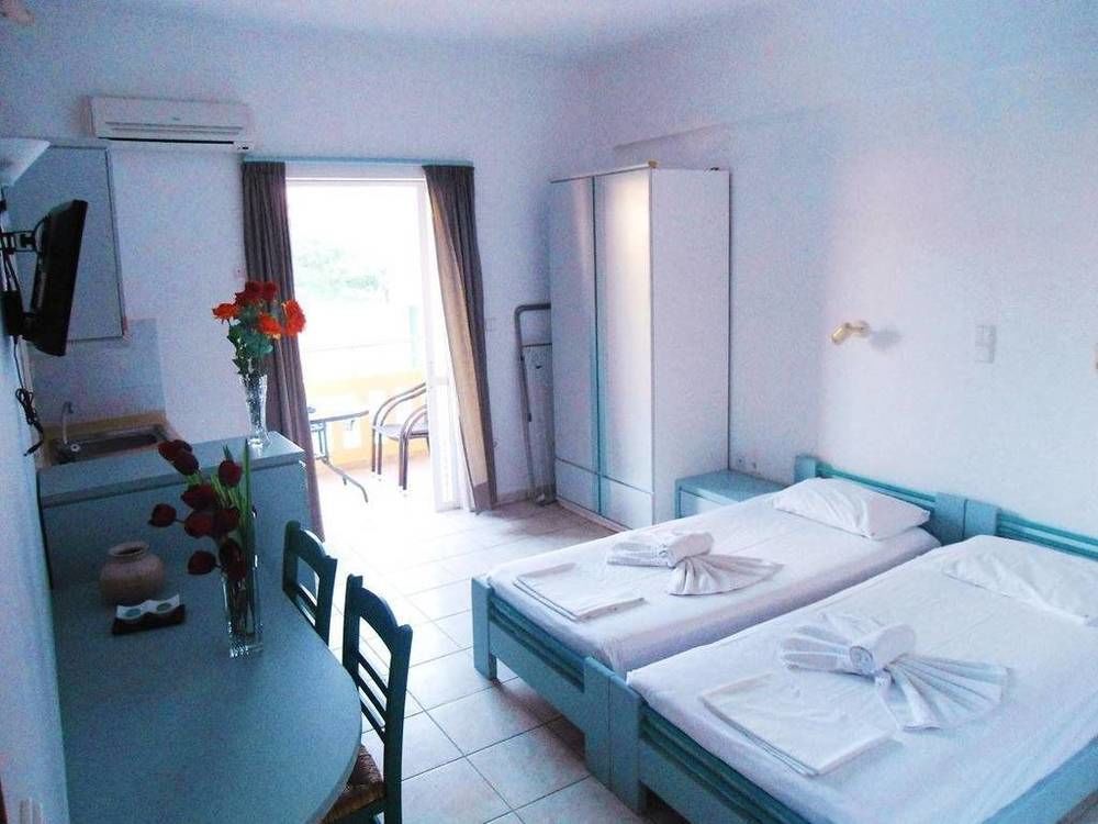 Irini Stalos Apartments Екстер'єр фото