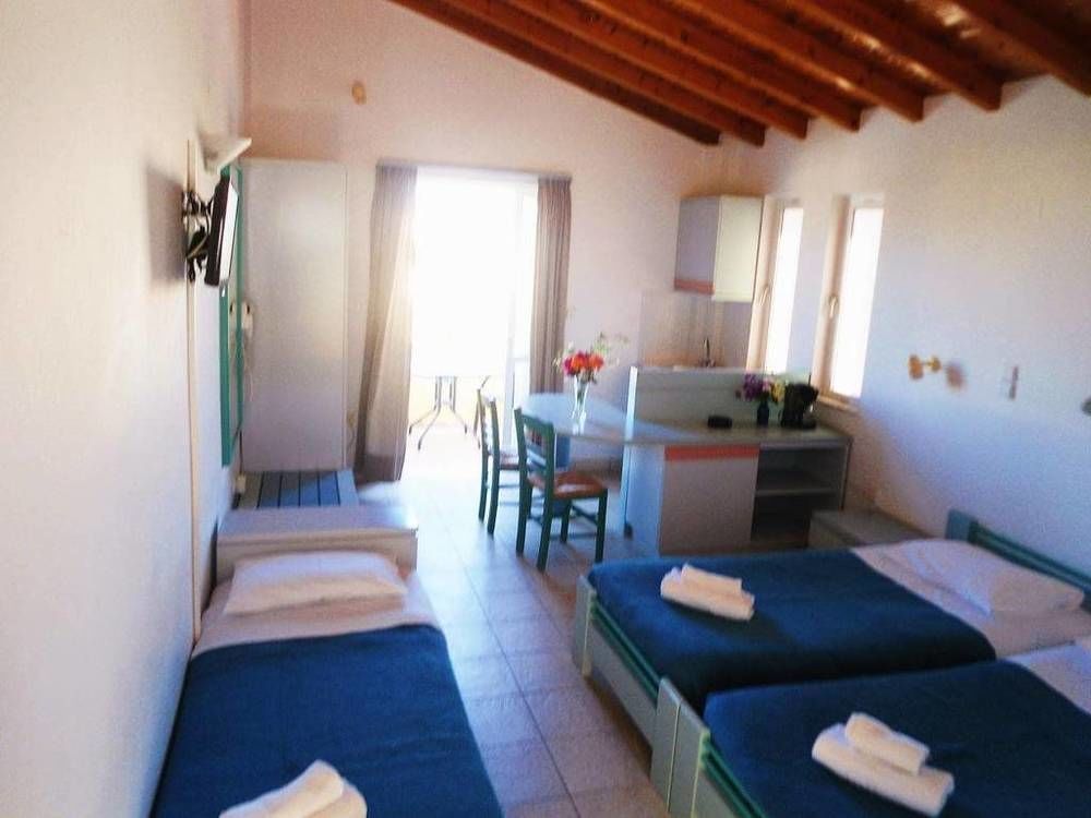 Irini Stalos Apartments Екстер'єр фото