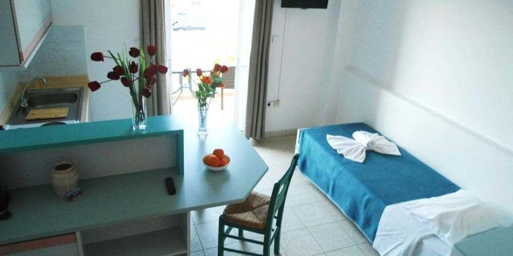 Irini Stalos Apartments Екстер'єр фото