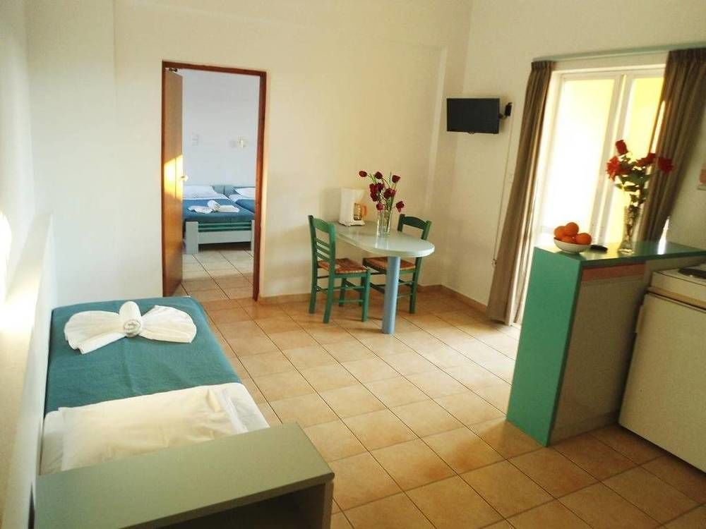 Irini Stalos Apartments Екстер'єр фото