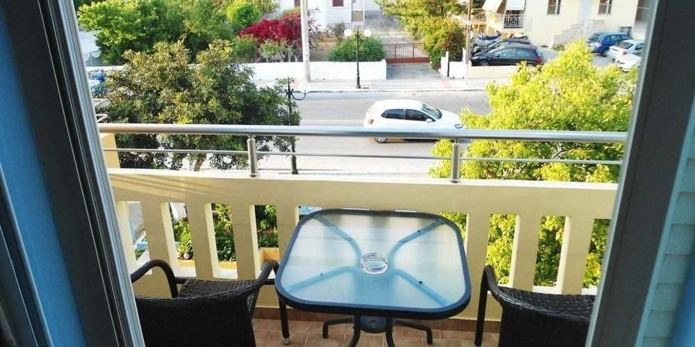 Irini Stalos Apartments Екстер'єр фото