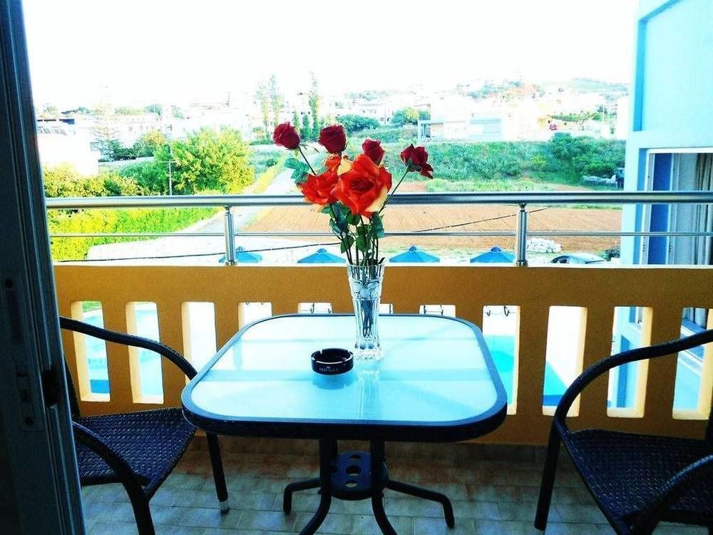 Irini Stalos Apartments Екстер'єр фото