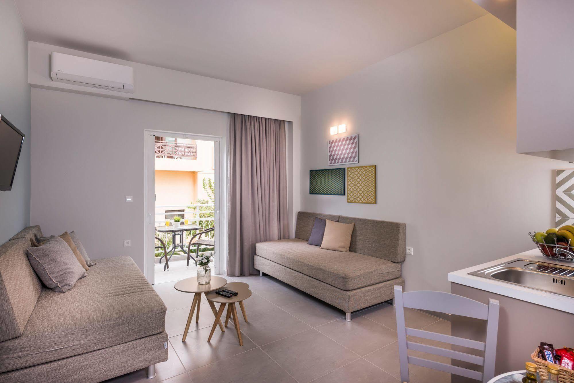 Irini Stalos Apartments Екстер'єр фото