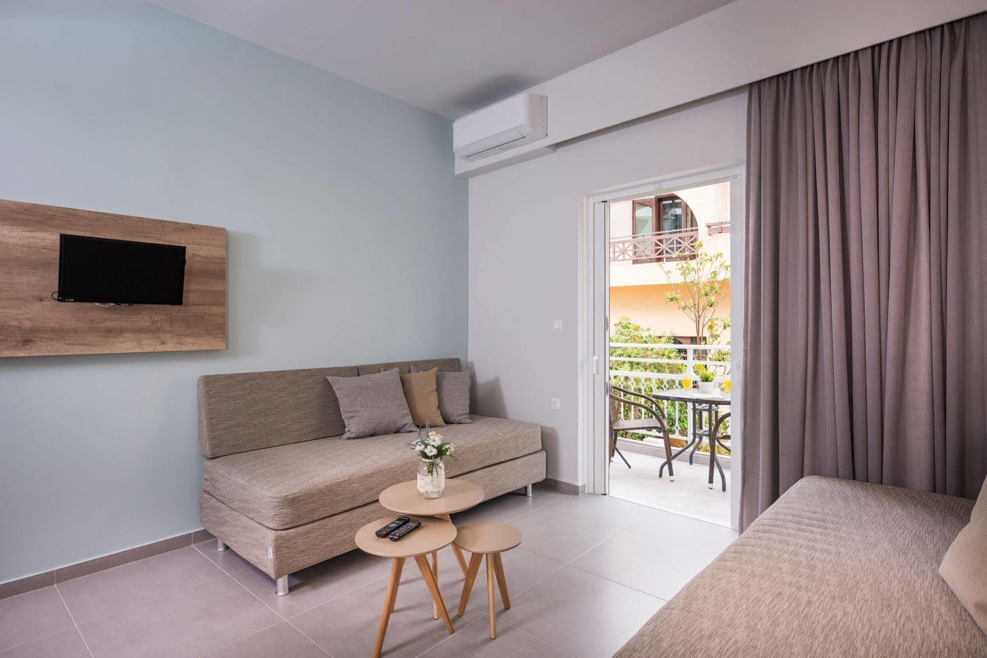 Irini Stalos Apartments Екстер'єр фото
